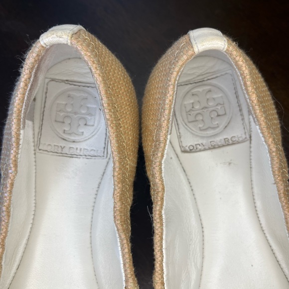 Tori Burch Carina Raffia Tan and White Size 7 Flats - Picture 5 of 9